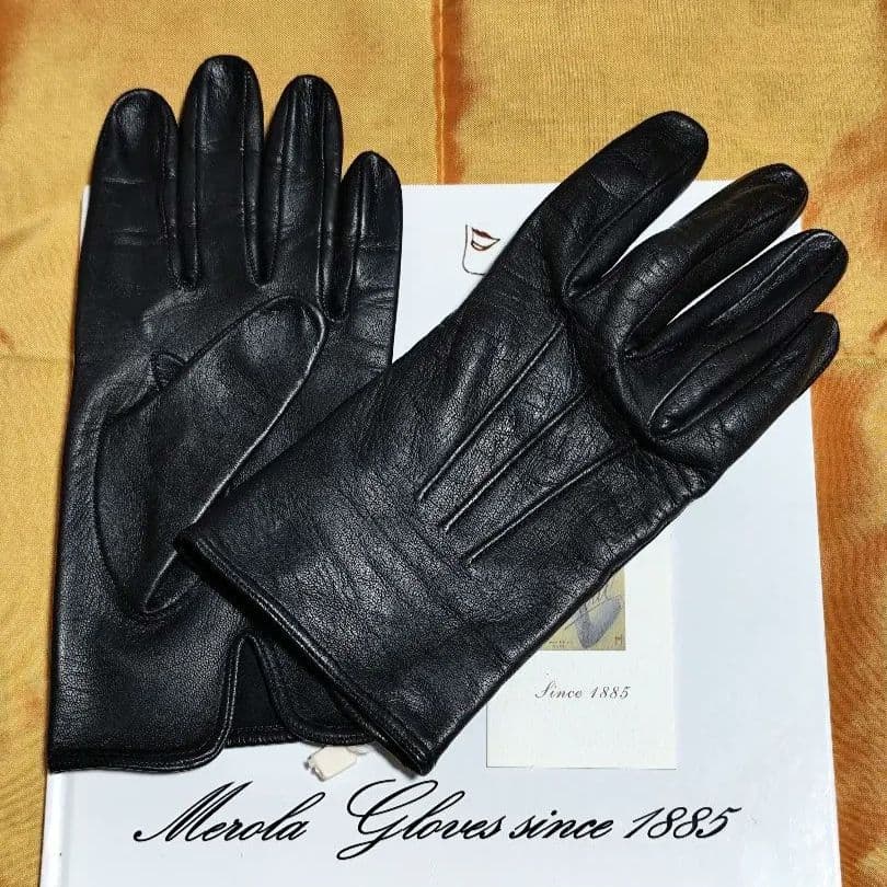 試着使用 6.5 メローラ ナッパ黒 ライニングなし グローブ革手袋MEROLA