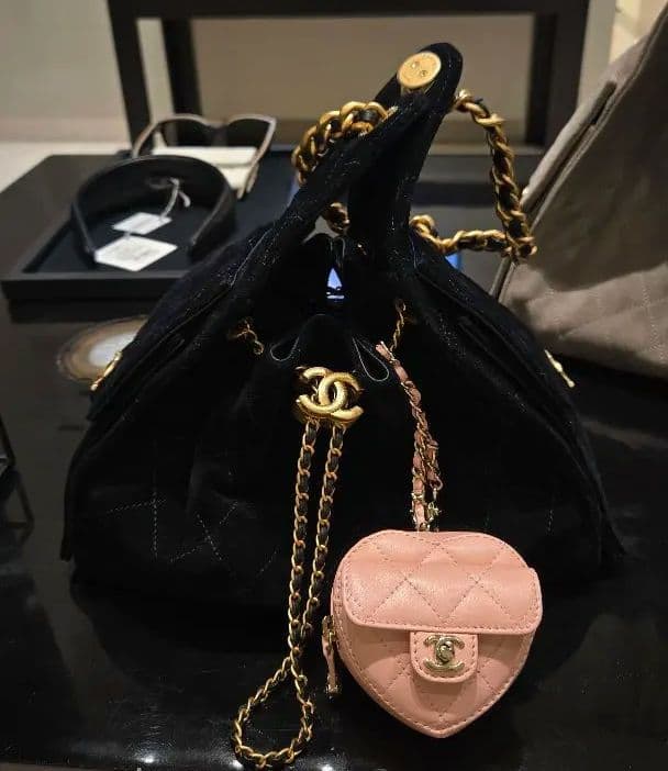 CHANEL シャネル　ハート　バッグチャーム　ケース ピンク
