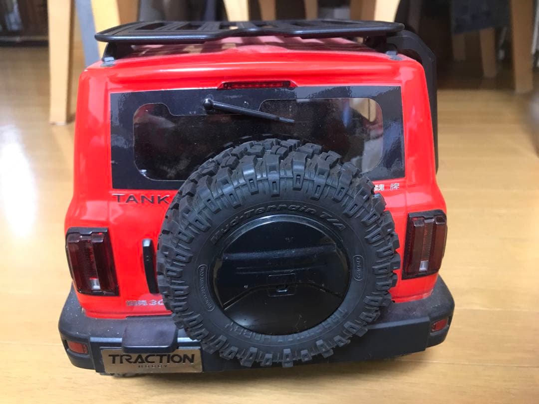 TRACTION HOBBY 1/8スケール TANK300【赤】RTR