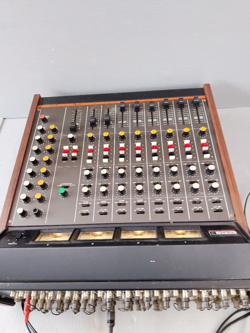 TEAC TASCAM 8chオーディオミキサー MODEL 3(あ97)