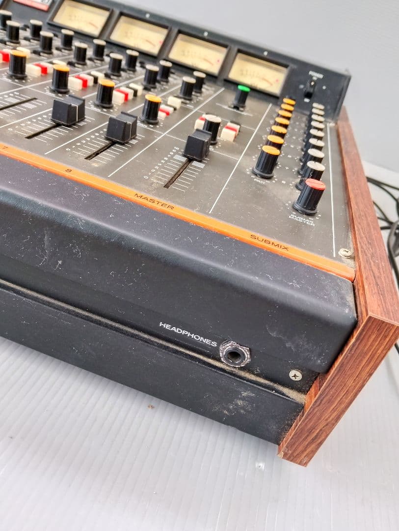 TEAC TASCAM 8chオーディオミキサー MODEL 3(あ97)