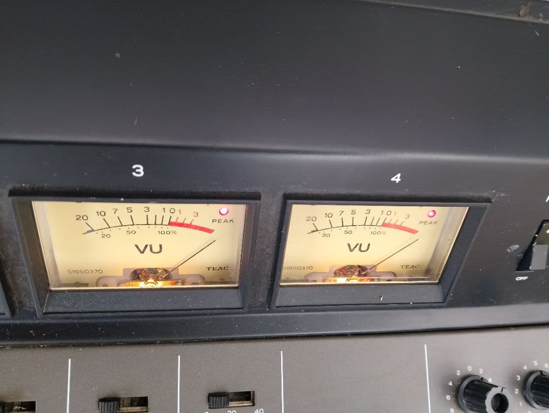 TEAC TASCAM 8chオーディオミキサー MODEL 3(あ97)