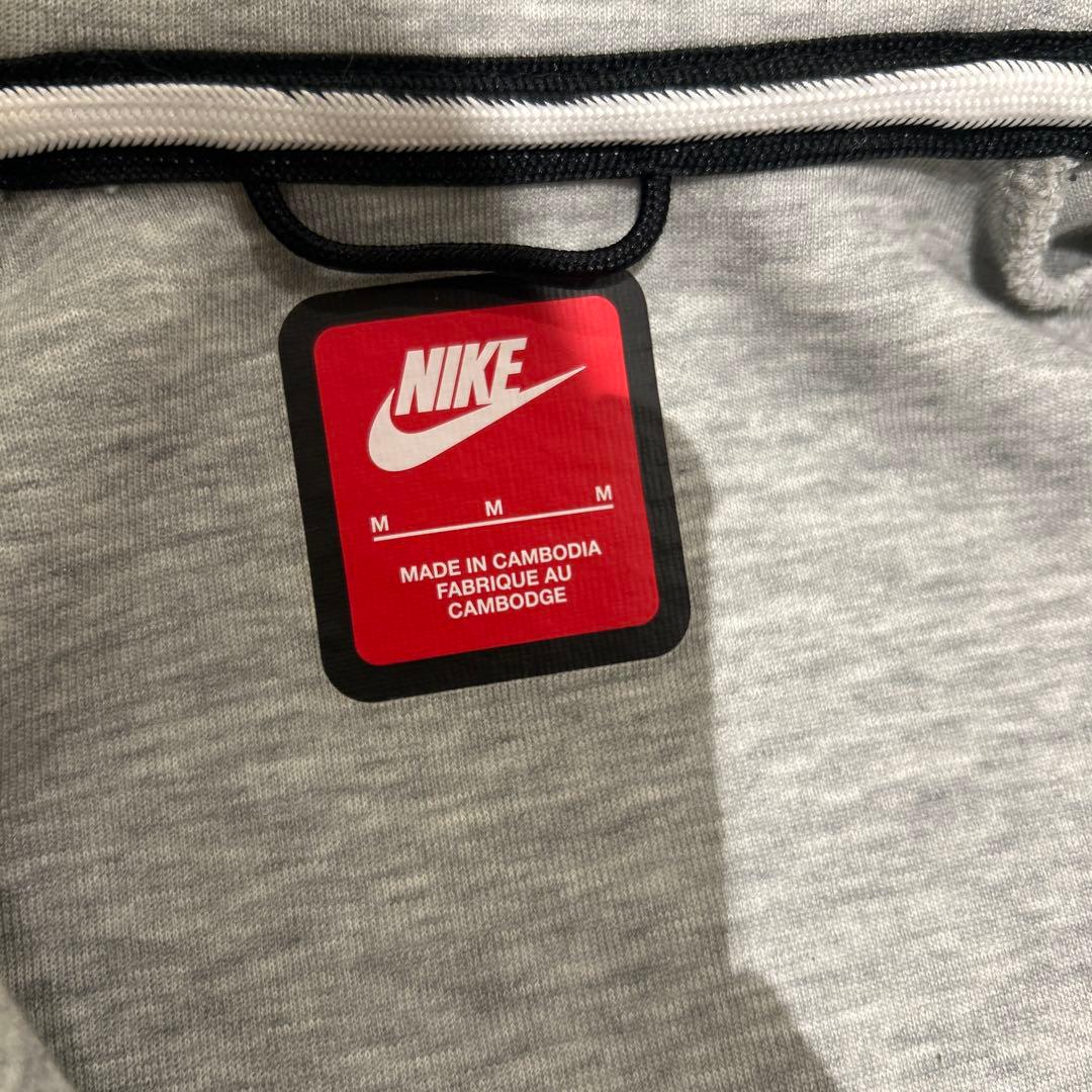 NIKEテックフリース グレー