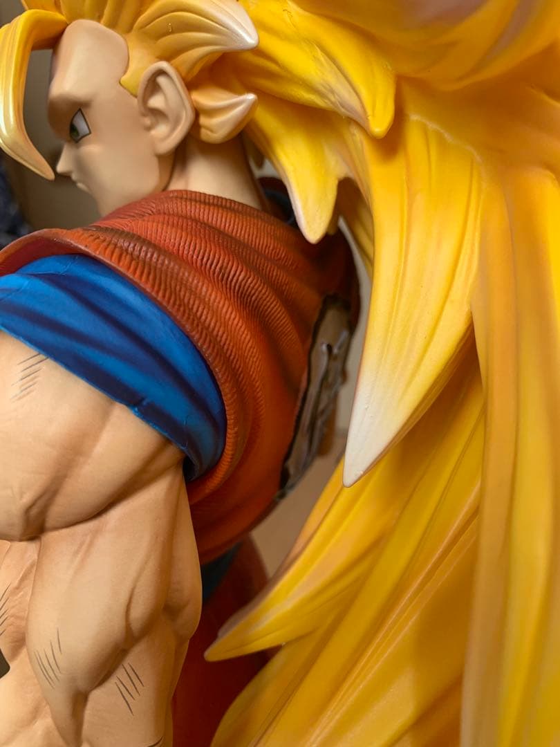 海外フィギュア　孫悟空スーパーサイヤ人3