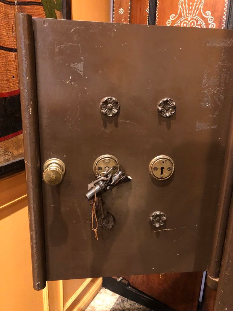 アンティークドイツ製金庫1900年初頭