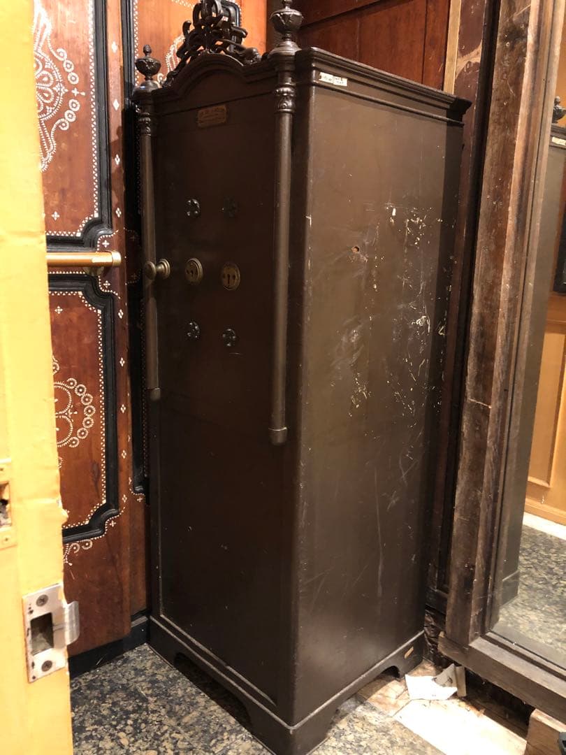 アンティークドイツ製金庫1900年初頭