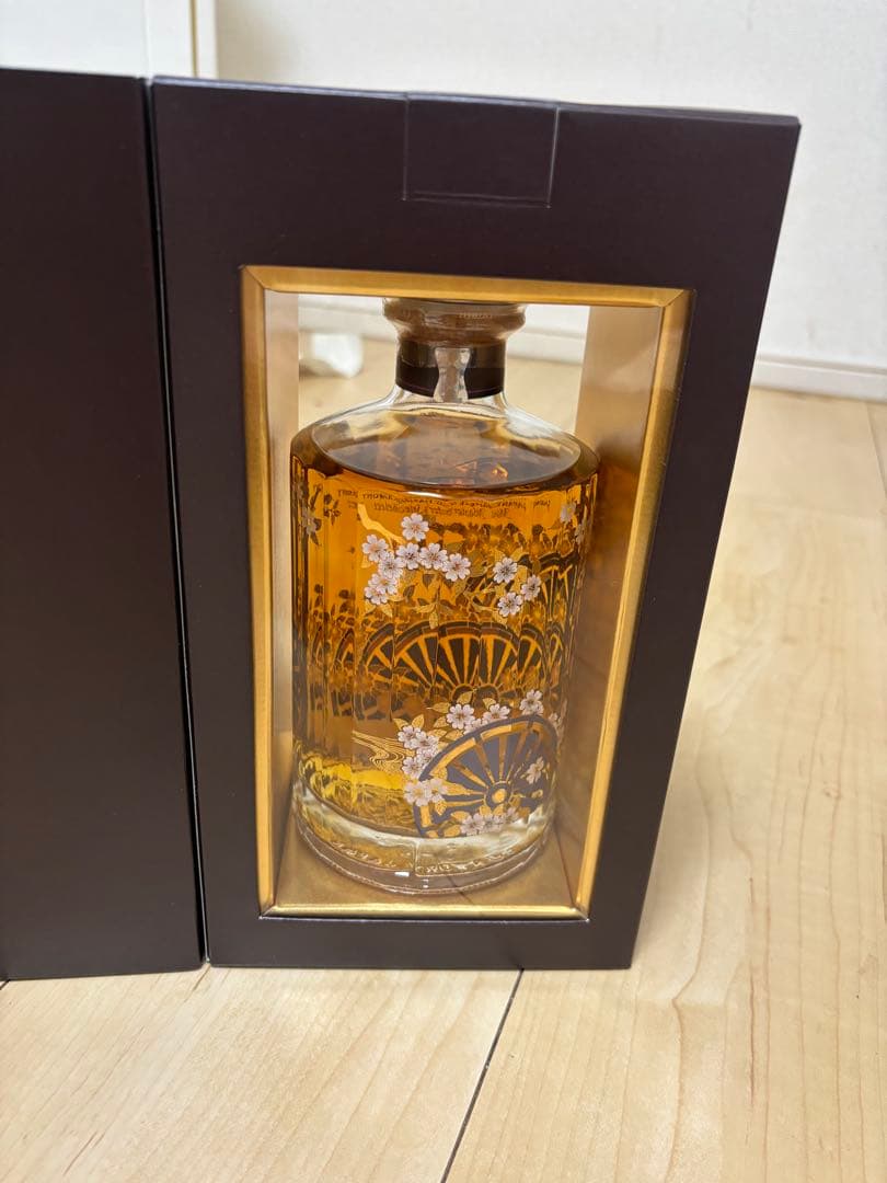 【限定・未開栓】サントリー 響 マスターズセレクト 意匠ボトル 700ml 箱付