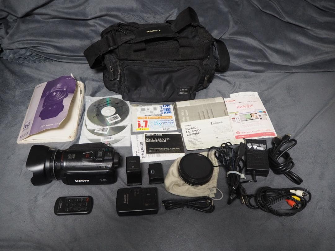 s*3様 【付属品多数】キャノン ビデオカメラ iVIS HF G10 11年製