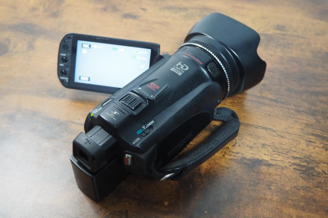 s*3様 【付属品多数】キャノン ビデオカメラ iVIS HF G10 11年製