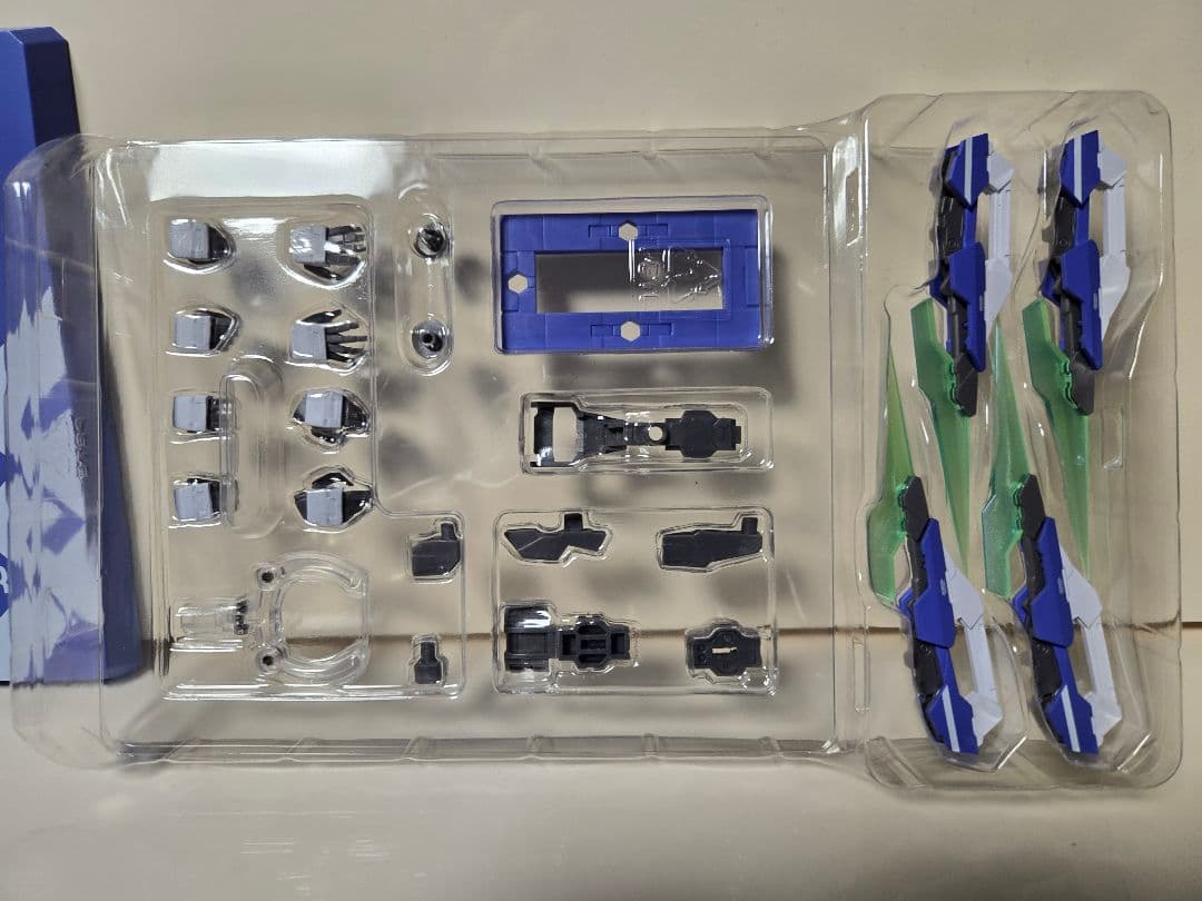 L BUILD　ダブルオークアンタフルセイバー　[初期不良パーツ交換済]