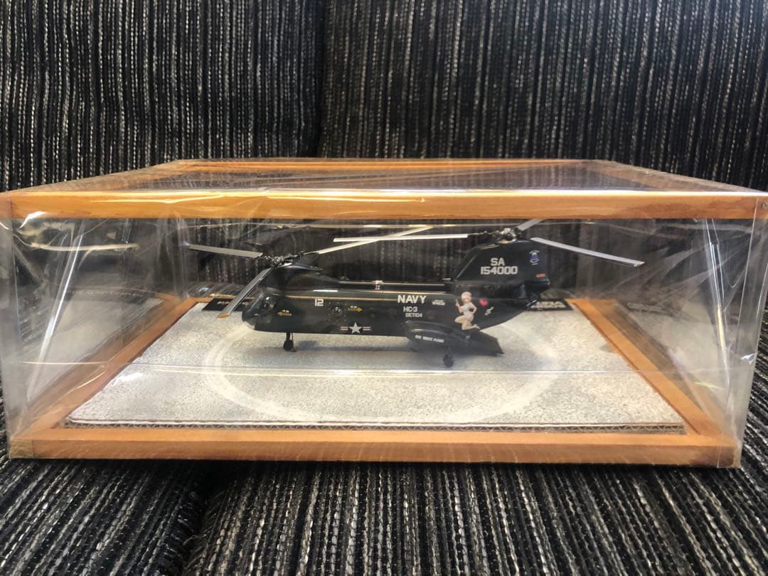 完成品　ジオラマ  1/72 BOEING CH-46D シーナイト