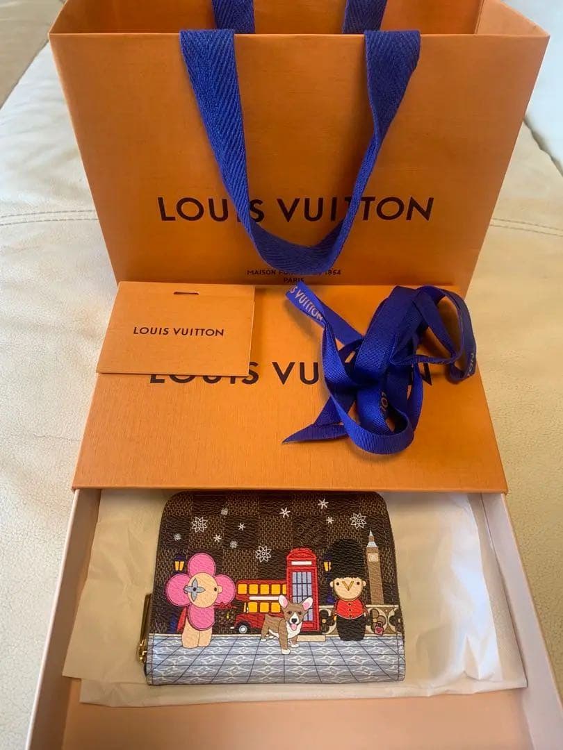 ルイヴィトン　ジッピー　パース　未使用品