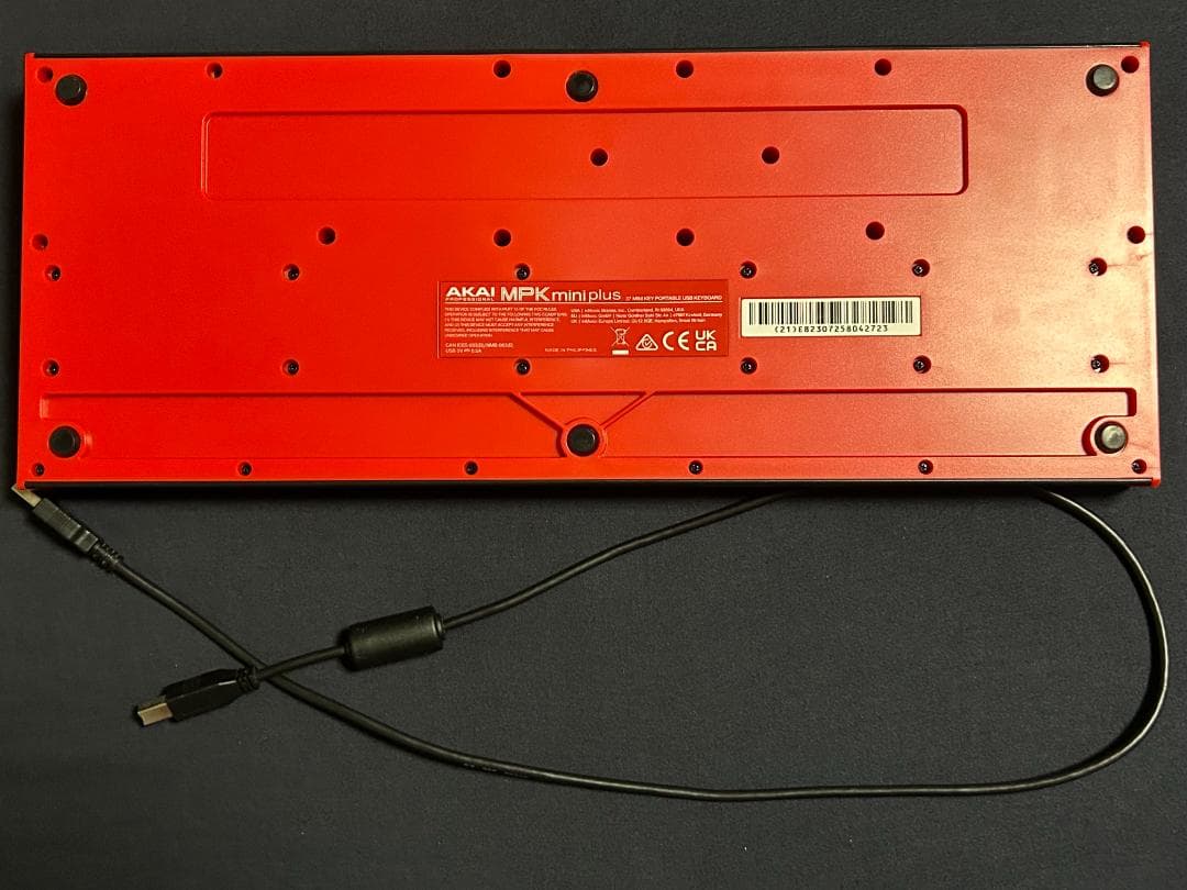 AKAI MPK mini Plus MIDIキーボード 37鍵 【美品】