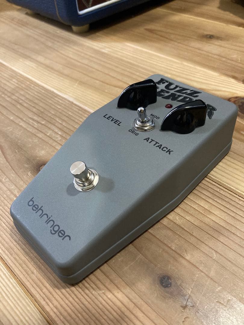 ギター BEHRINGER FUZZ BENDER