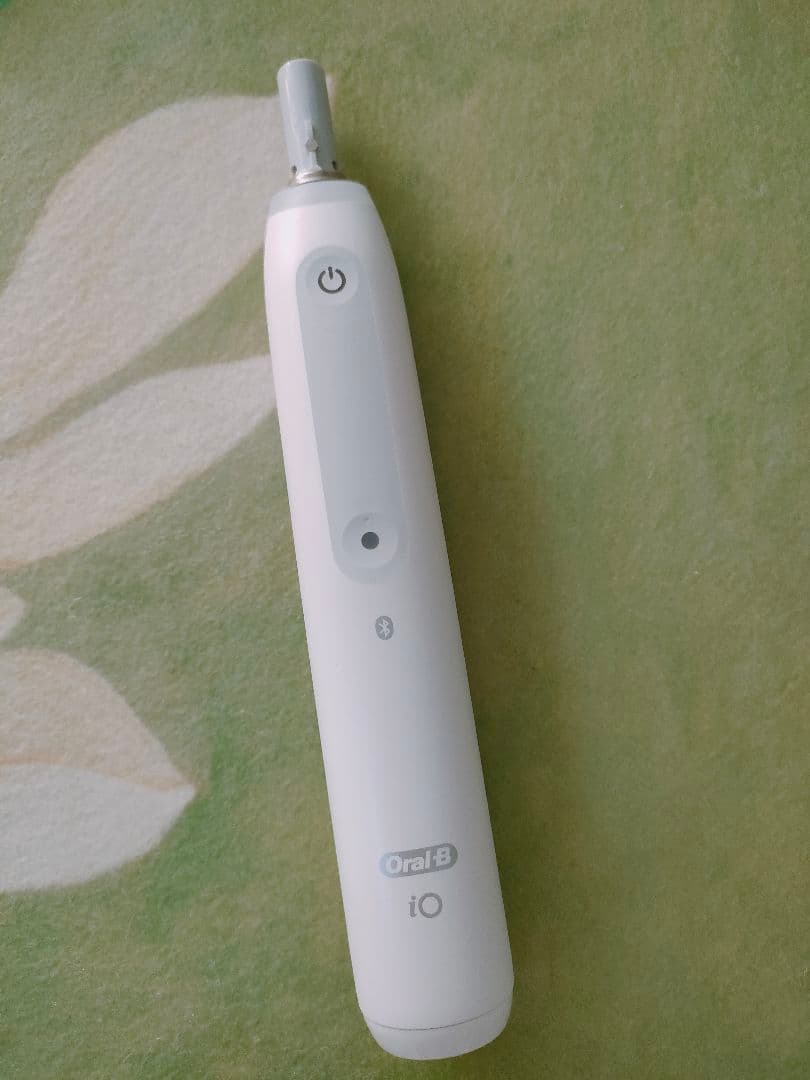 ブラウン オーラルB IO4 クリアホワイ 電動歯ブラシ 本体+替ブラシ4本