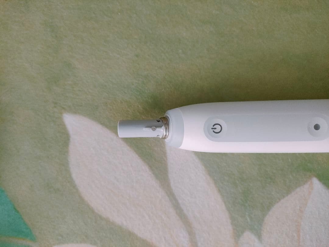 ブラウン オーラルB IO4 クリアホワイ 電動歯ブラシ 本体+替ブラシ4本