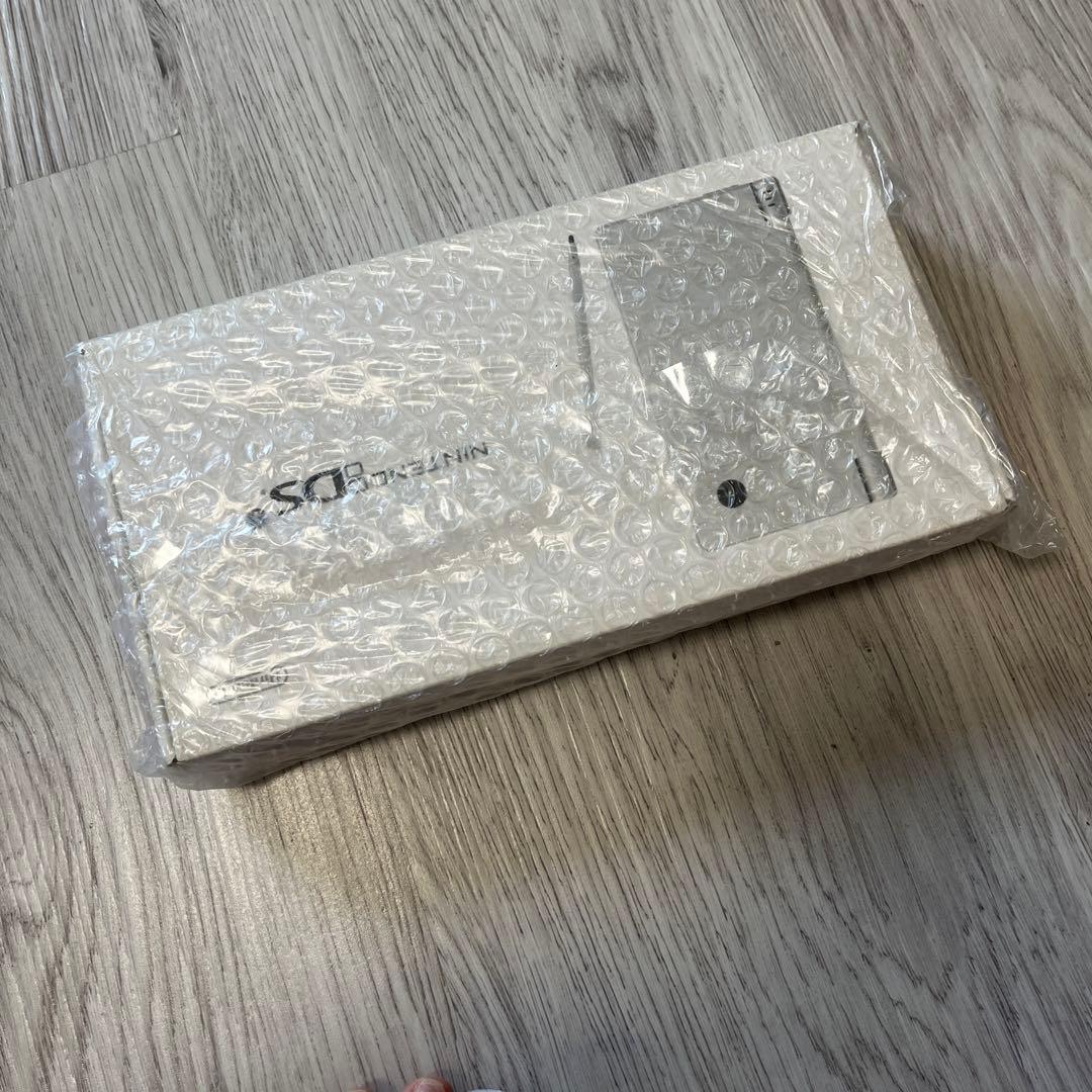 【新品未使用品】Nintendo DS ニンテンドー DSI WHITE