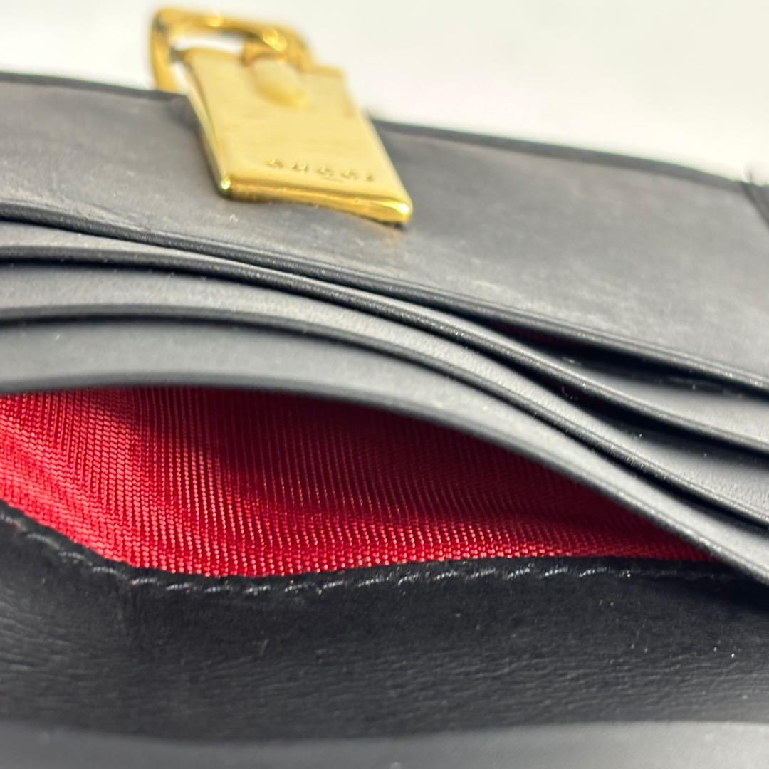 美品　GUCCI　グッチ　二つ折り財布　G金具　レザー　ブラック　レッド
