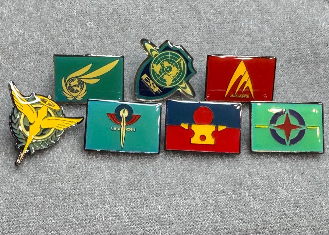 ガンダム00 ガンダム生誕30周年　ピンズセット