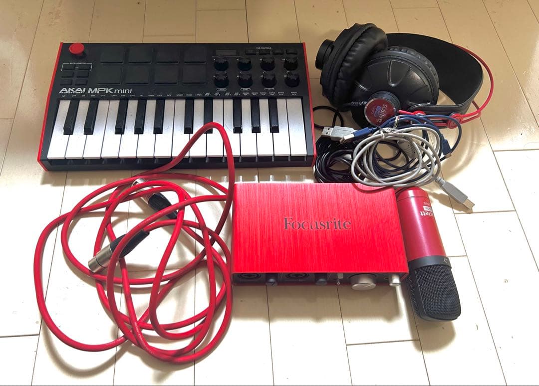 AKAI MPK mini & Focusrite セット(箱無し)