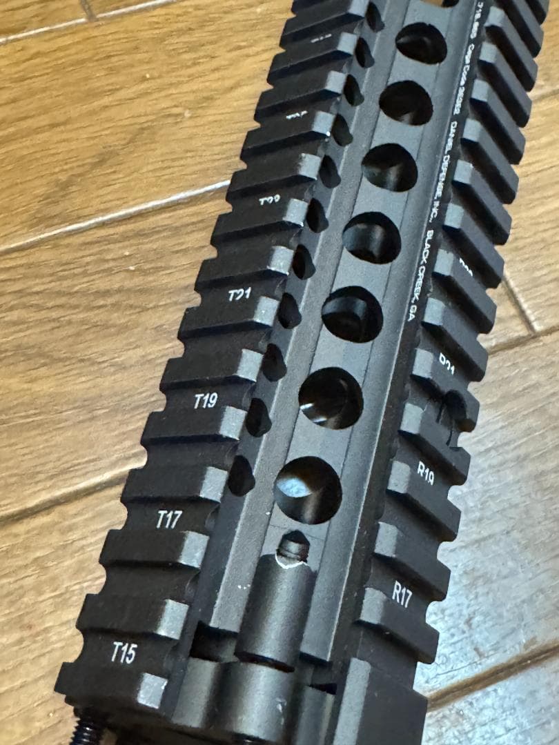 Daniel Defense RISⅡ ハンドガード FDE 9.5インチ