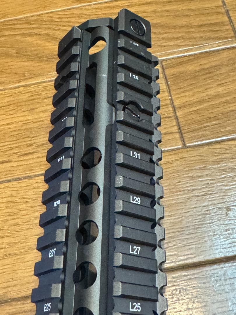 Daniel Defense RISⅡ ハンドガード FDE 9.5インチ