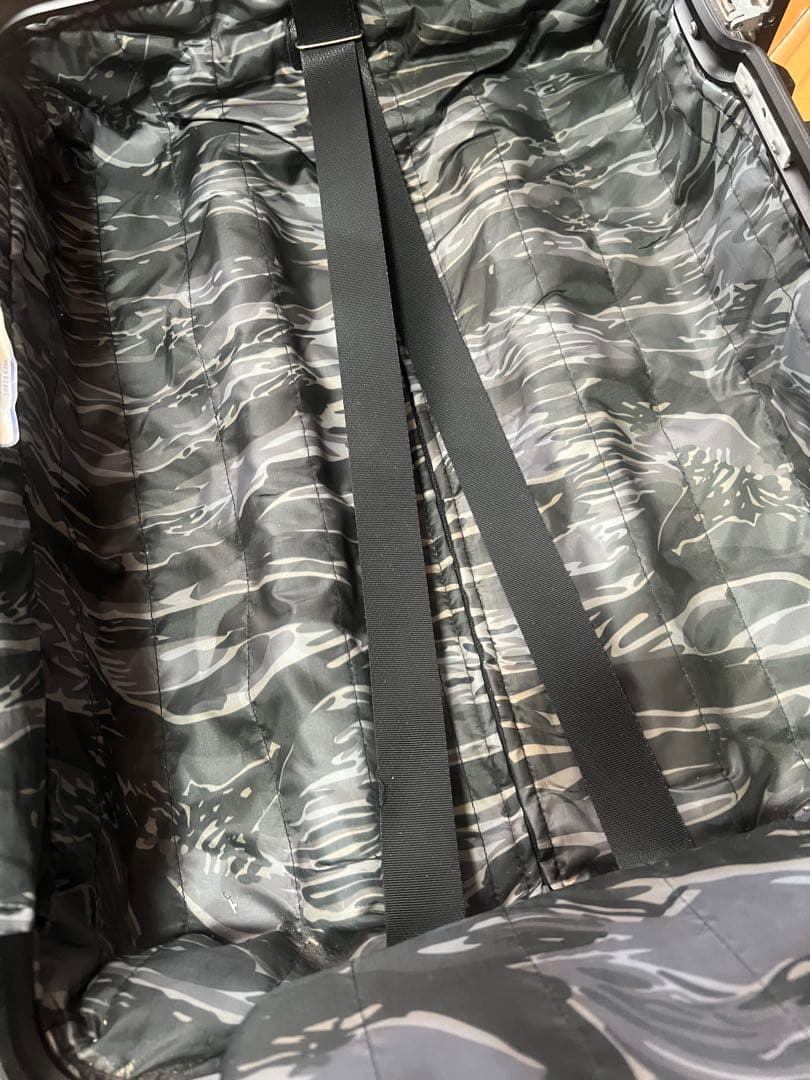 リモワ×モンクレール限定コラボスーツケース32L機内持ち込み可RIMOWA貴重