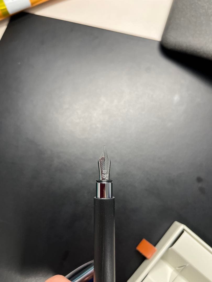 【超美品】ファーバーカステル　万年筆　アンビション　レジン　EF