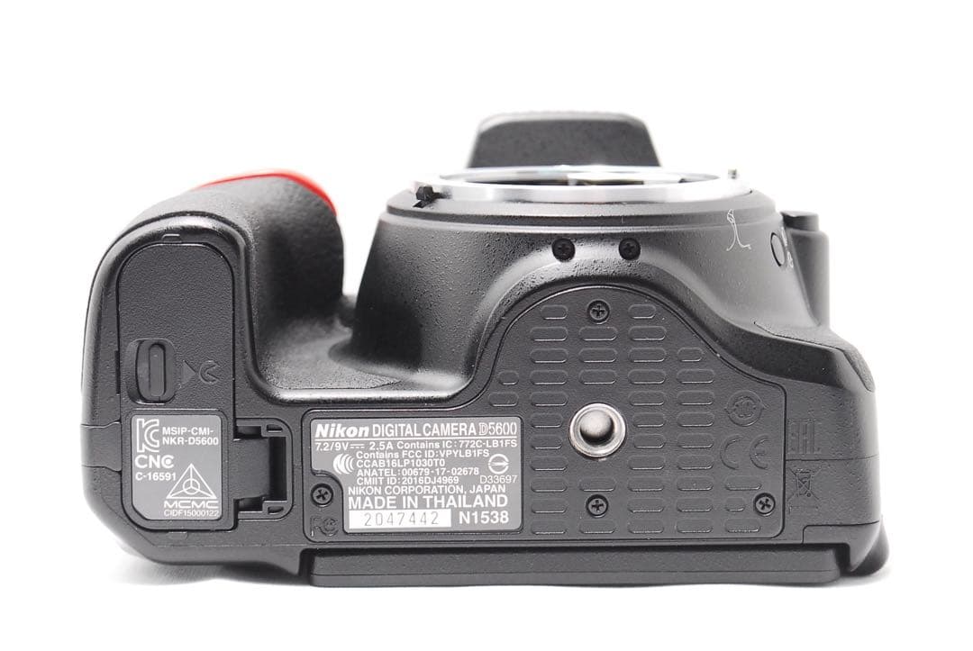 【WiFi搭載】美品 Nikon D5600 ダブルズーム 付属品充実 初心者