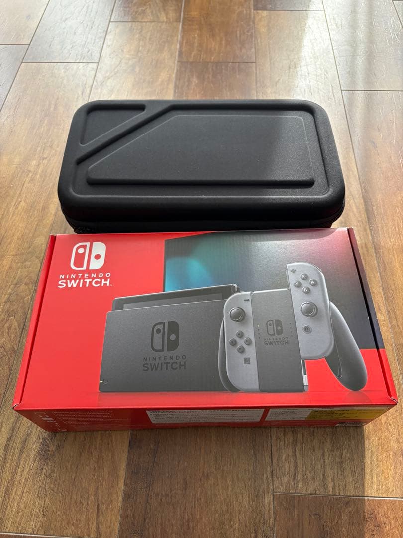 Nintendo Switch グレー本体　ハードケース付き
