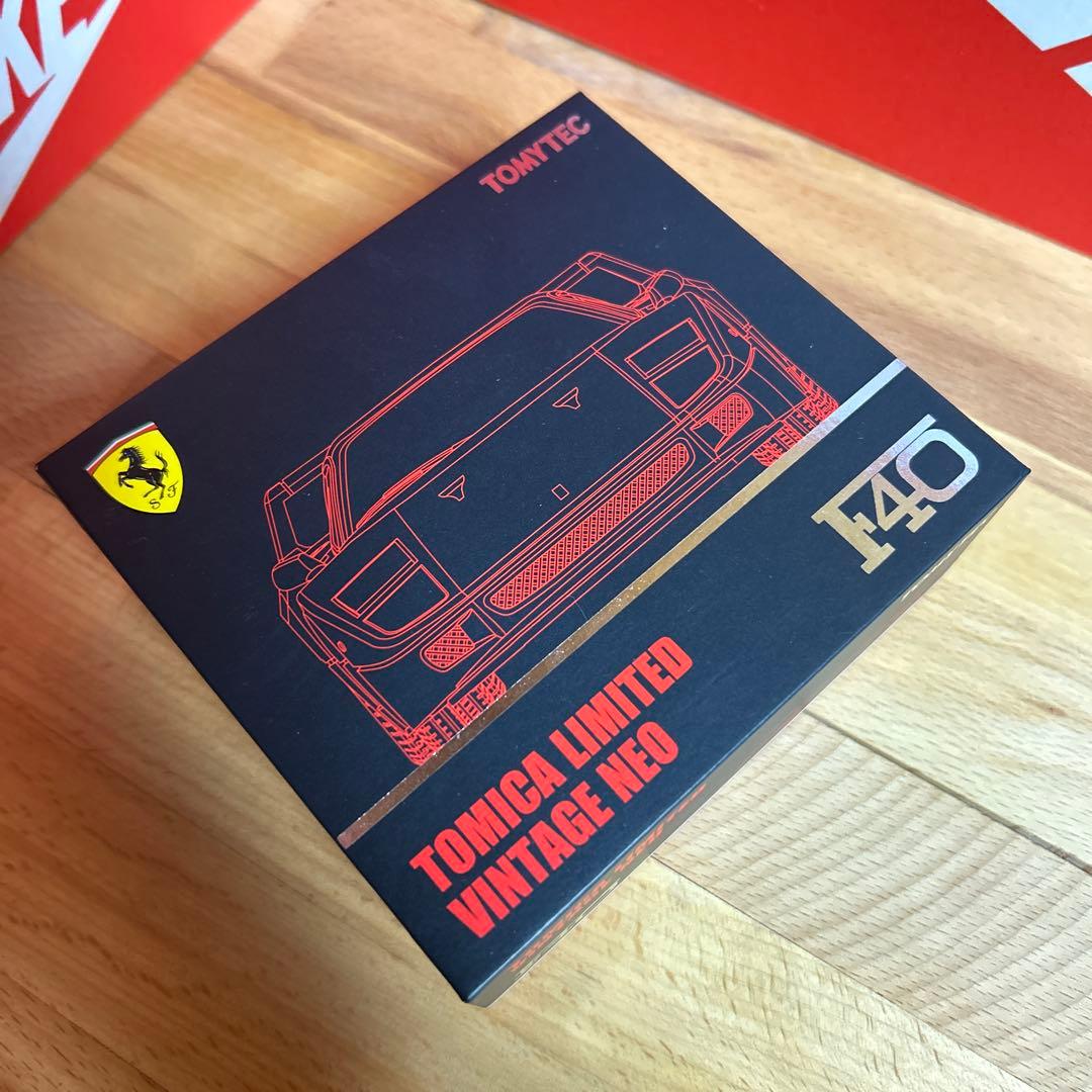 トミカリミテッドヴィンテージネオ フェラーリ F40 LV-NEO 赤