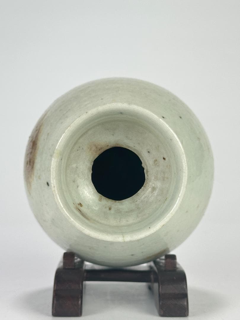 韓国美術　李朝時代　白磁　朝鮮王朝時代　後期の白磁瓶　徳利