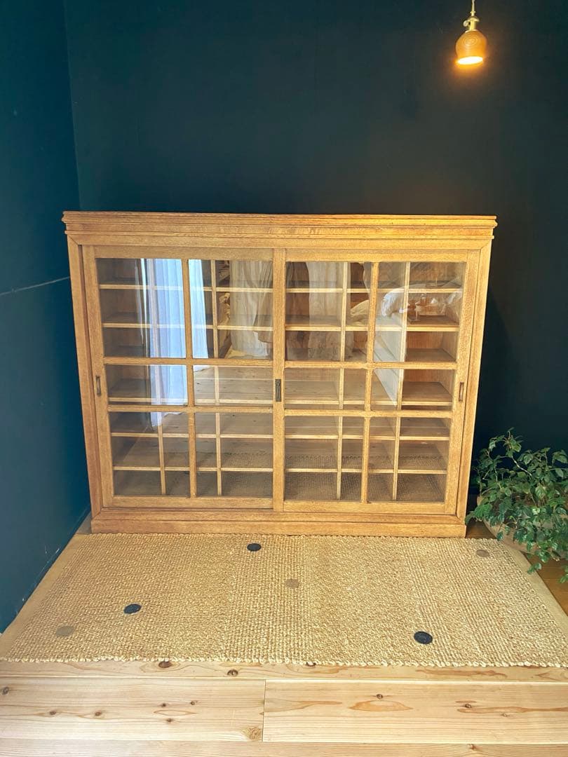 水屋箪笥　稀少　ガラス扉　収納棚　什器　古家具　水屋家具