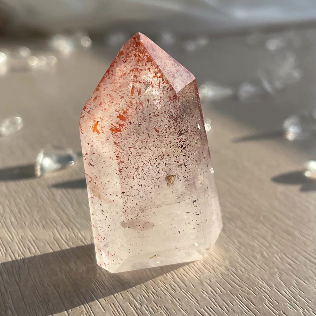 レピドクロサイトインクォーツ (虹色サンストーン入り) 天然石