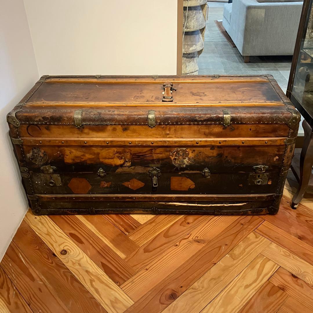 アンティーク　大きなトランク　レザー