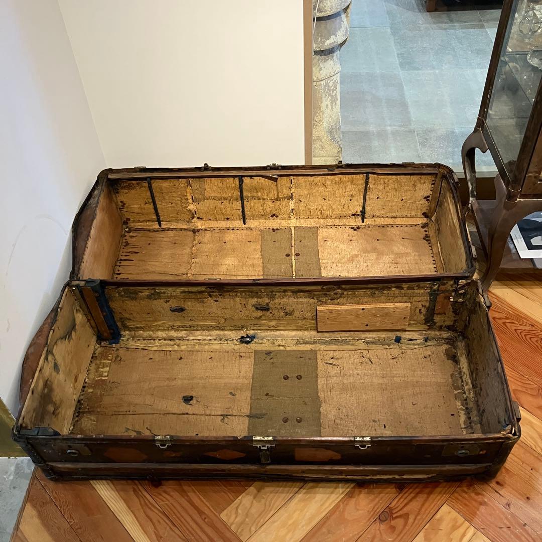 アンティーク　大きなトランク　レザー