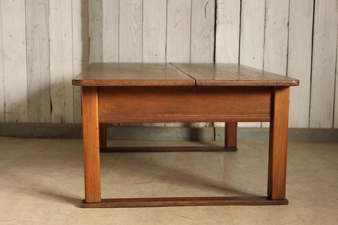 古く味のある木製の机　引き出し2杯　 ローテーブル　作業台　古家具　古民家