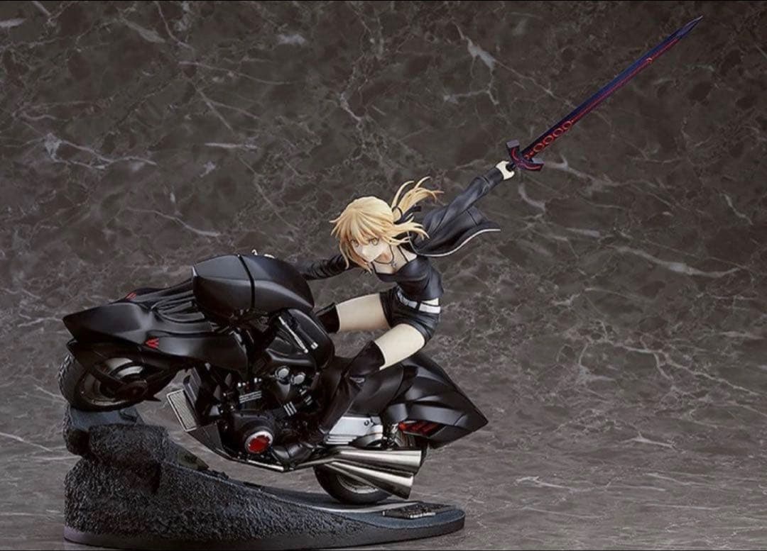 【新品未開封品】アルトリア・ペンドラゴン〔オルタ〕&キュイラッシェ・ノワール