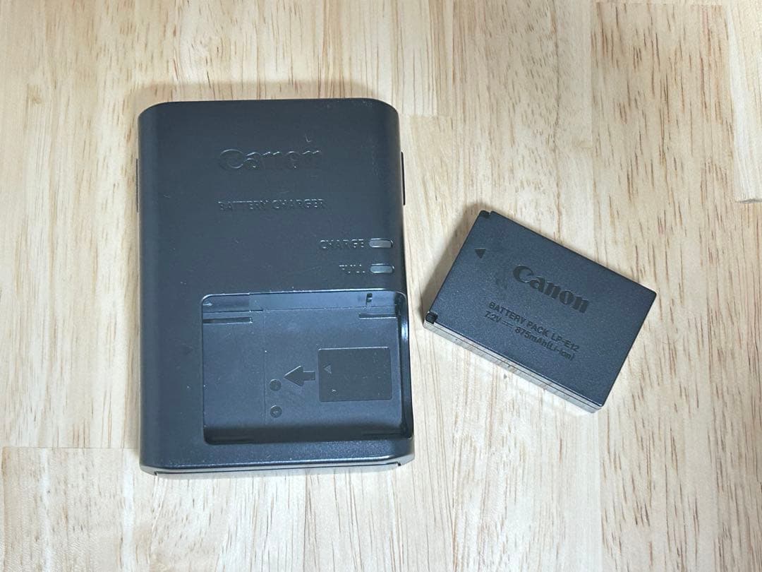 Canon EOSm10ミラーレスカメラ レンズ2本付き