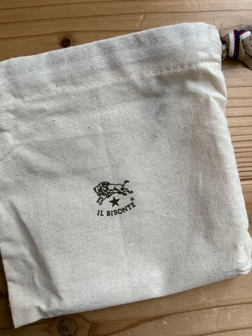 IL BISONTE イルビゾンテ　二つ折り財布 付属品あり