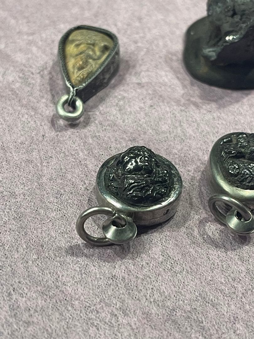 LEK LAI 神聖レクライ ペンダント レア タイ ブラック お守り THAI