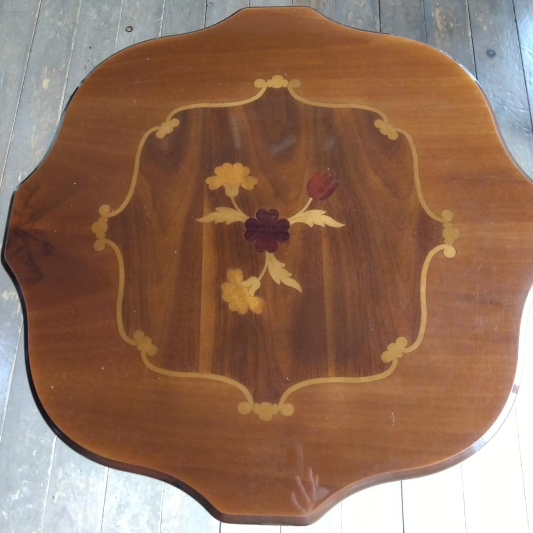 にんじん　イタリア製の象嵌コーヒーテーブル アンティーク