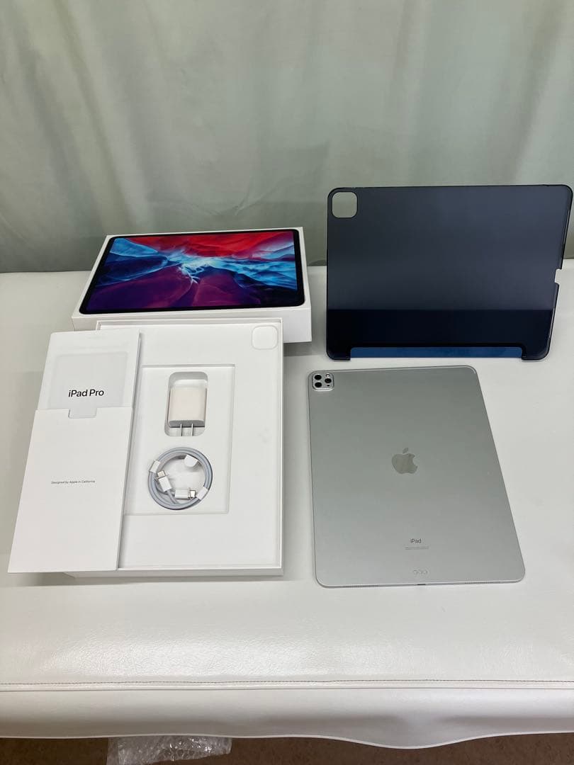 iPad Pro 12.9インチ第4世代WiFi128GBシルバー　付属品未使用