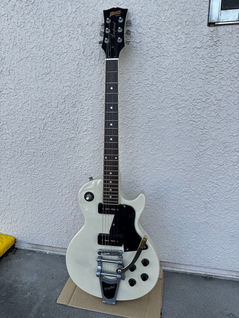 値下げ可 民生　Blitz Leopard エレキギター ホワイト