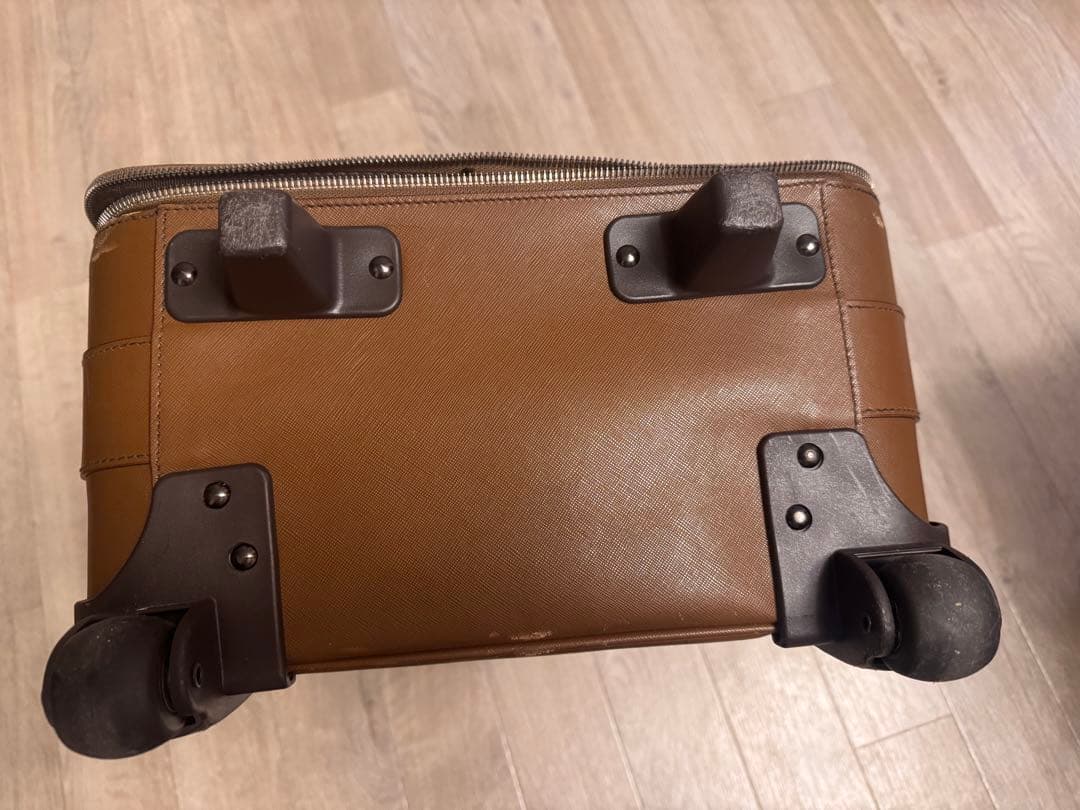 プラダPRADA 三角ロゴ　サフィアーノ　キャリーケース　ブラウン