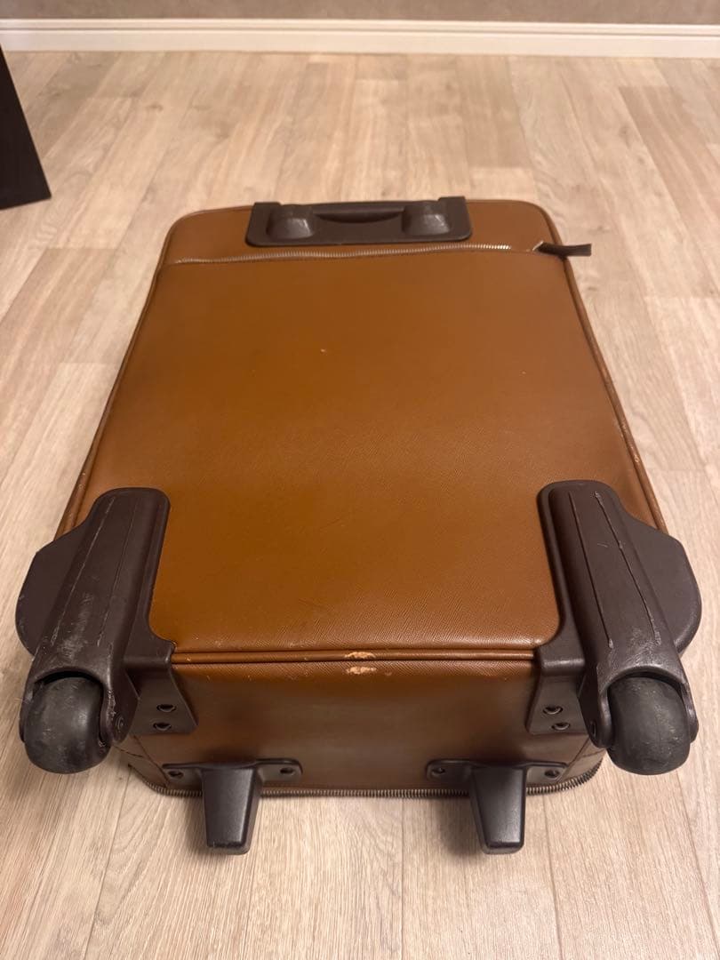 プラダPRADA 三角ロゴ　サフィアーノ　キャリーケース　ブラウン