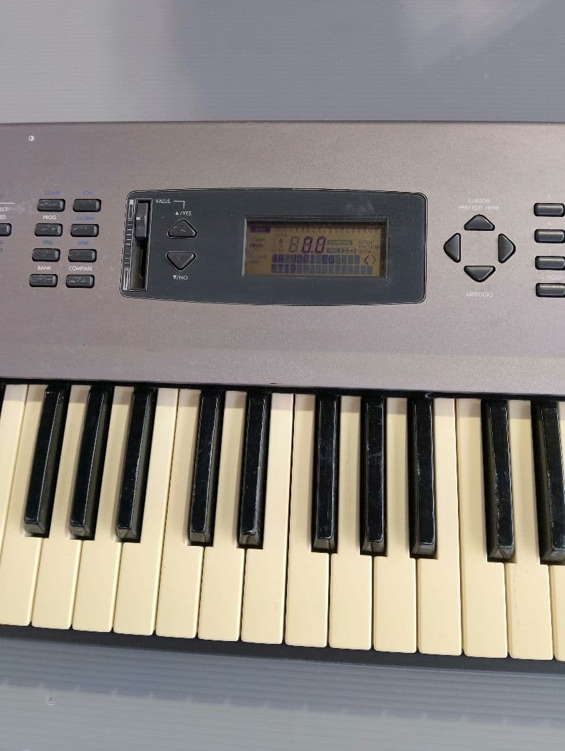 KORG N264 　シンセサイザー コルグ(あ85)