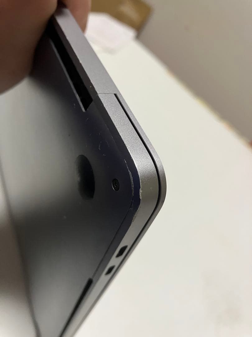 MacBook Pro 15.4インチ Retina 2018