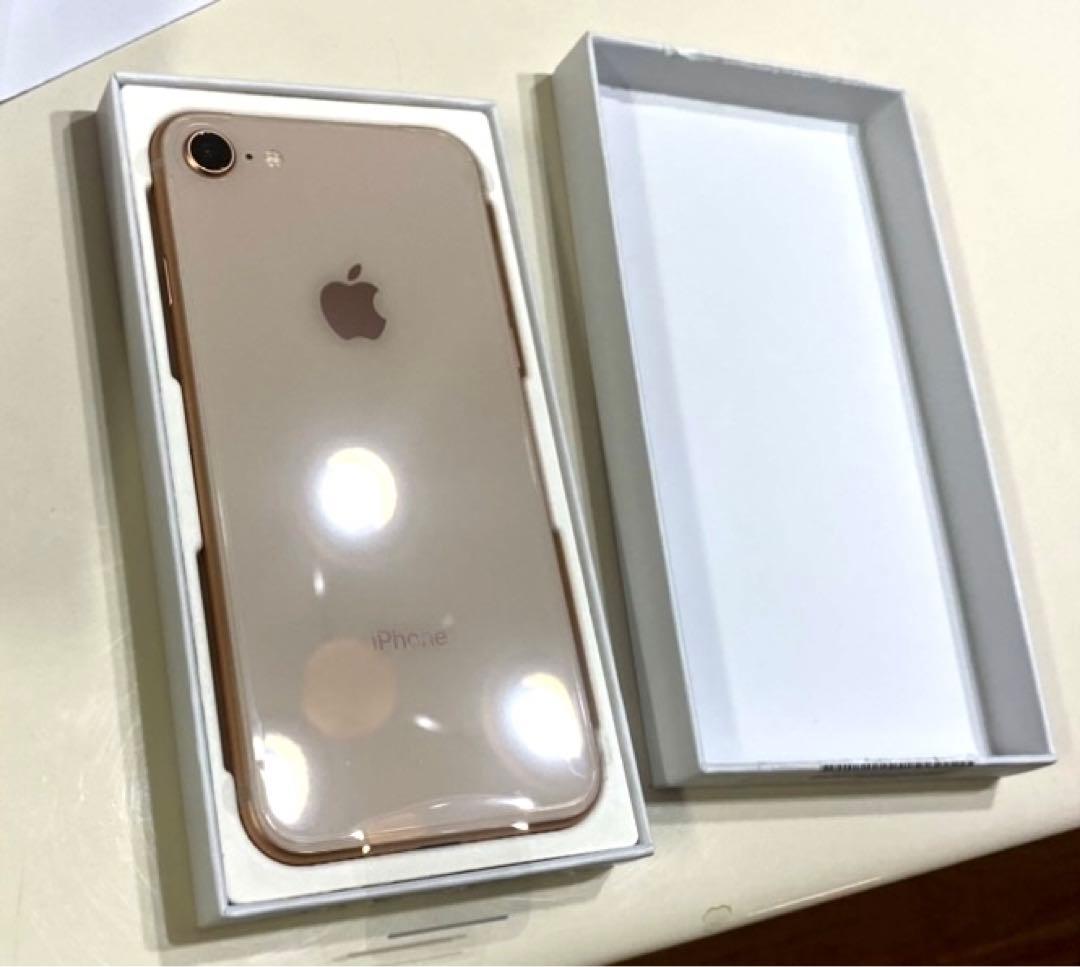 ☆新品未使用☆iPhone 8 ゴールド 64 GB（本体)
