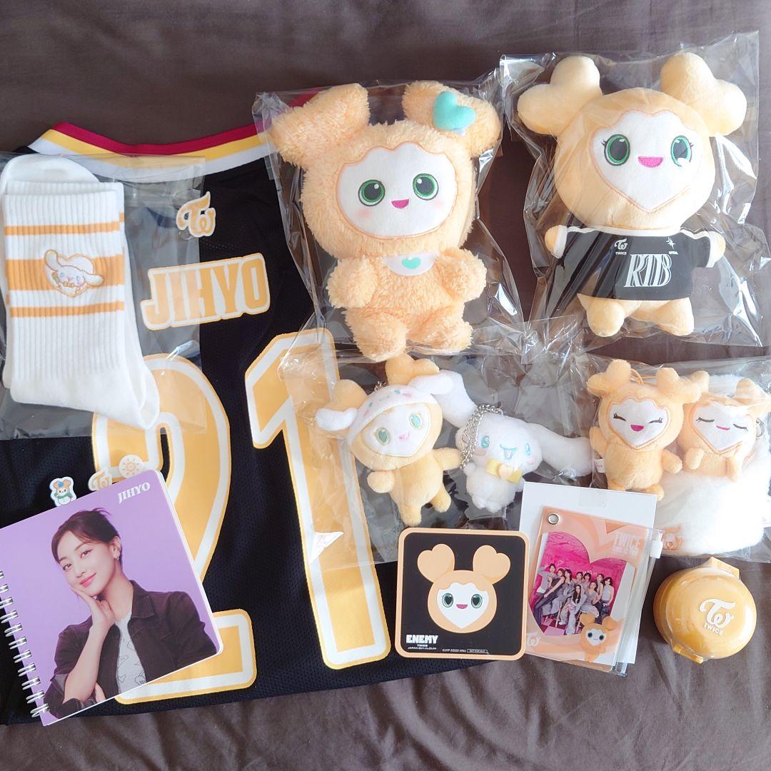 TWICE ジヒョ ジブリー GIGO ふわもこ ユニフォーム サンリオ